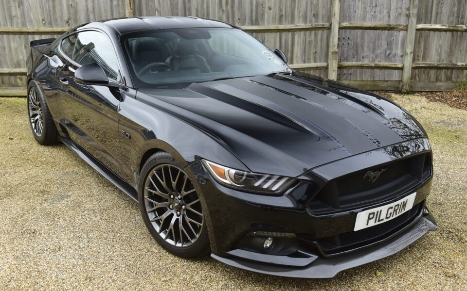 Ford Mustang 5.0 GT Coupe in Shadow Black 2016