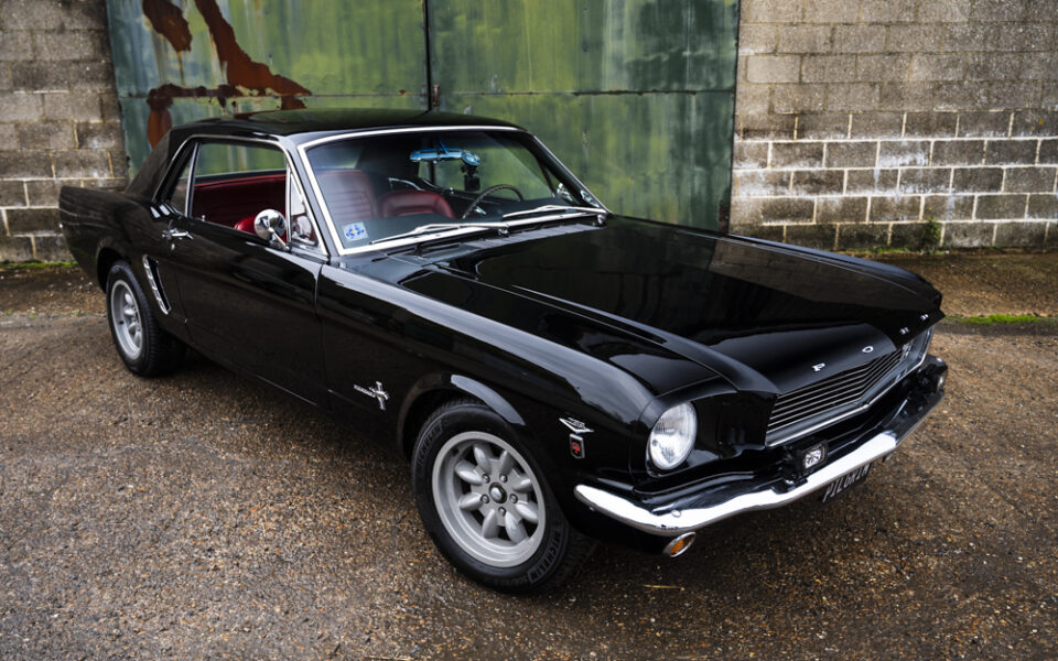 Ford Mustang 1965 High end restoration. 289 V8 5-Speed manual, Pas, front, and rear disc brakes.